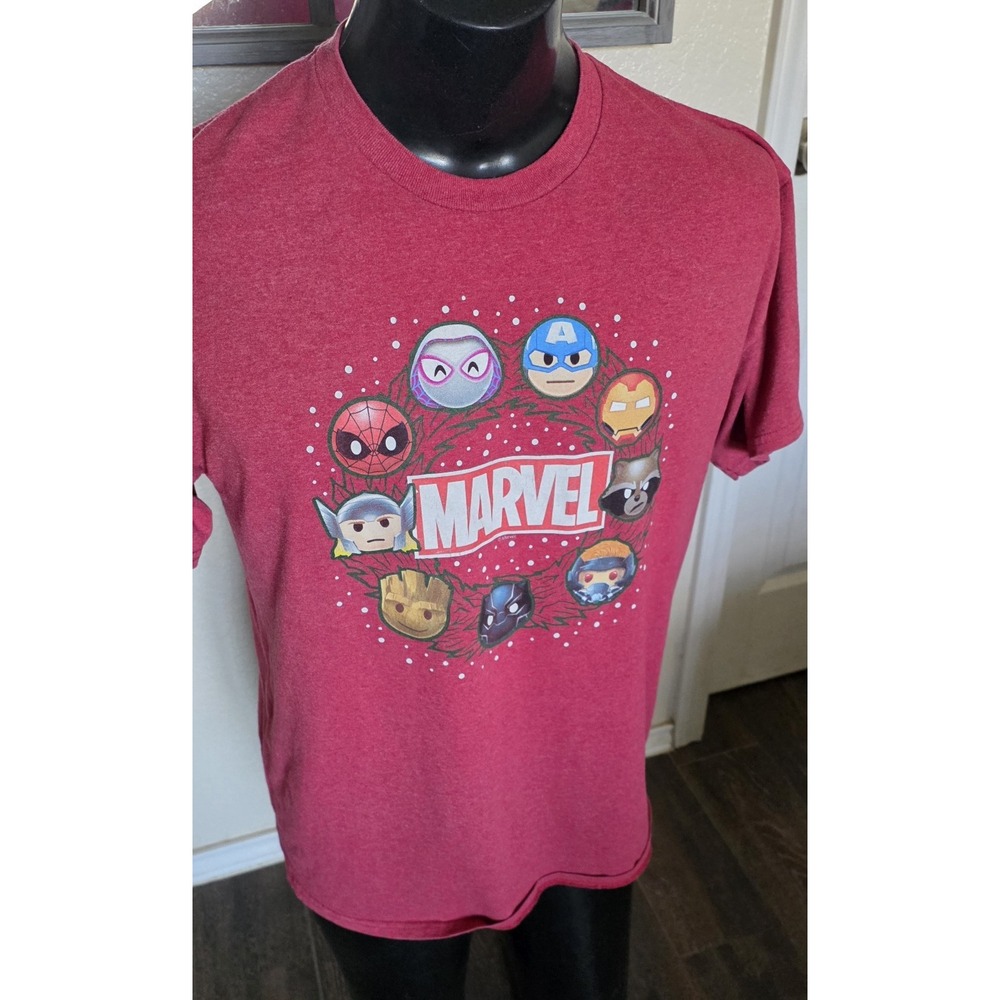 Marvel Comics Adult Mens T-Shirt - Chibi Heads On Christmas Wreath